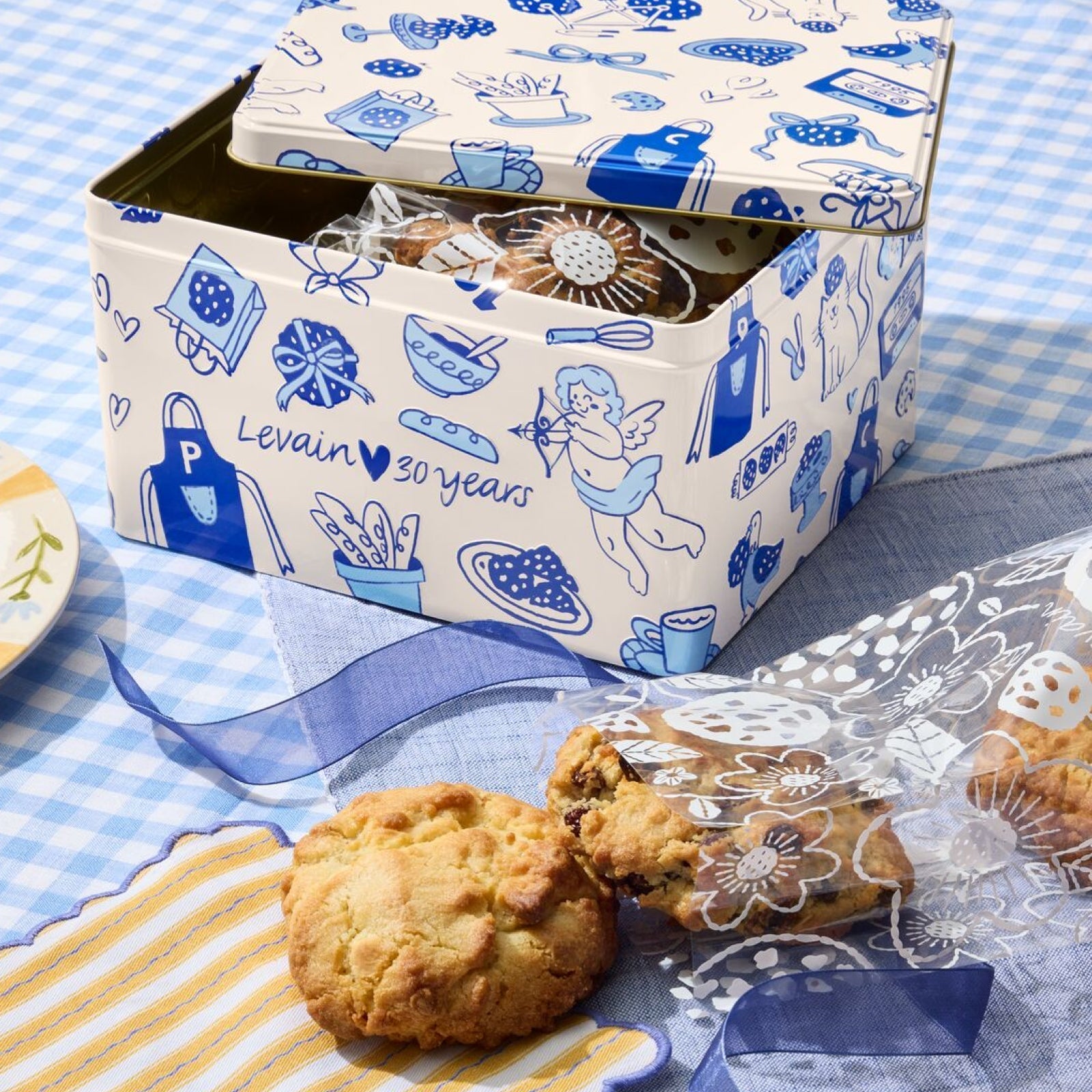 Mother's Day Cookie Tin Bundle - Levain Bakery